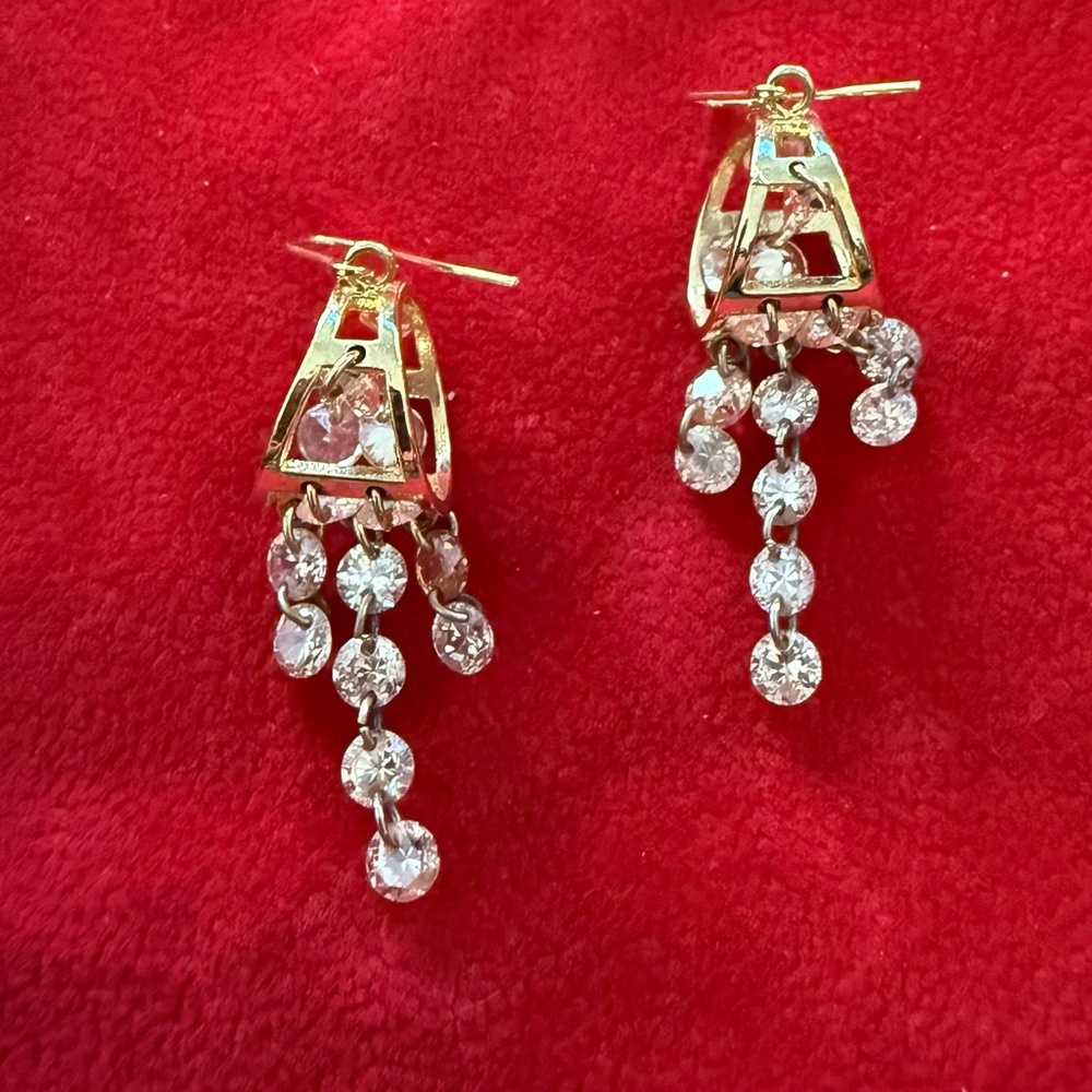 New Elegant Crystal Gold Dangle Earrings